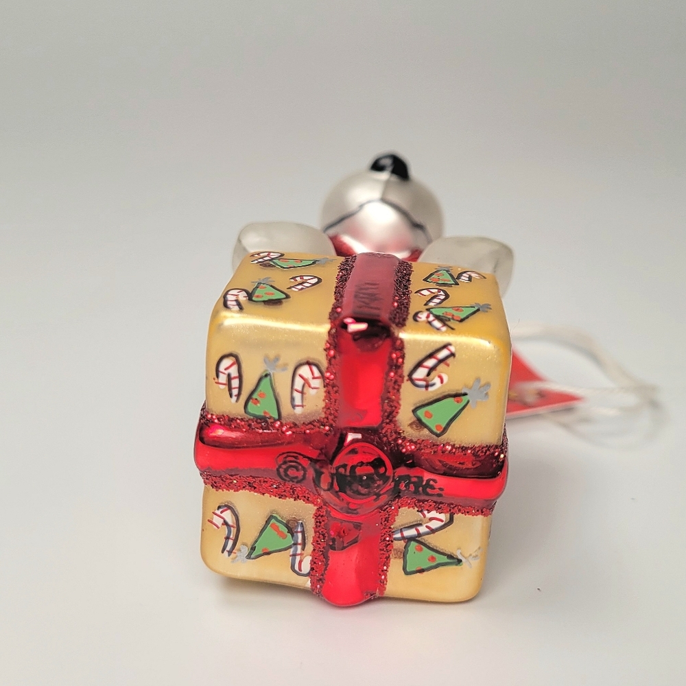 Polonaise Collection Peanuts Snoopy on Gift Ornament 3.5" Kurt S Adler - Picture 13 of 14